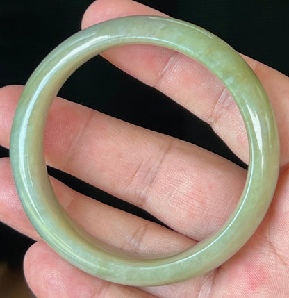 Translucent fine crystalline texture of Grade A natural Myanmar jadeite