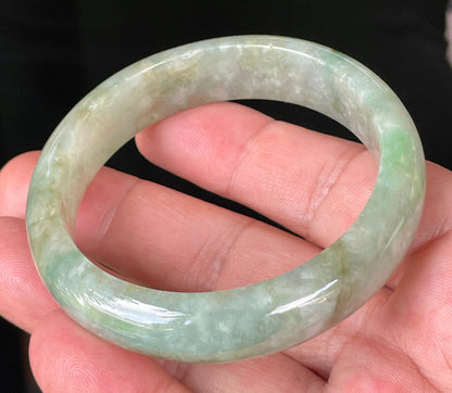 Flat inner and round outer edges (Peace profile) of 55.4mm icy apple and imperial green Burmese jade bangle JB230