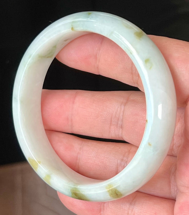 Translucent fine crystalline texture of Grade A natural Myanmar jadeite