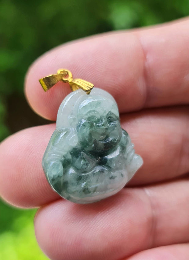 Fine texture of the authentic Myanmar jade pendant JHB005 showcasing a carved Laughing Buddha Feng Shui design for joy