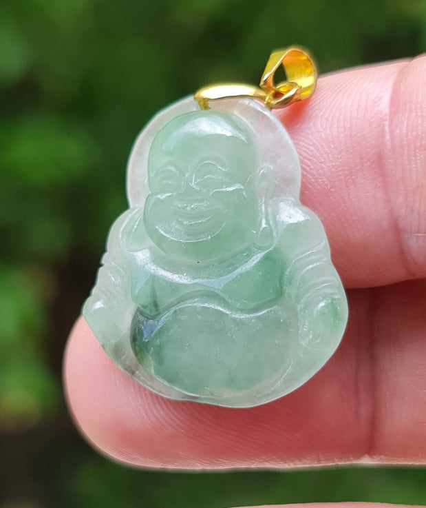 Fine texture of the authentic Myanmar jade pendant JHB007 showcasing a carved Laughing Buddha Feng Shui design for joy